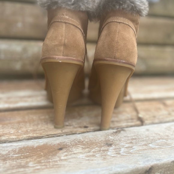 Michael Kors suede leather tan ankle boots with faux fur lining - Picture 4 of 10